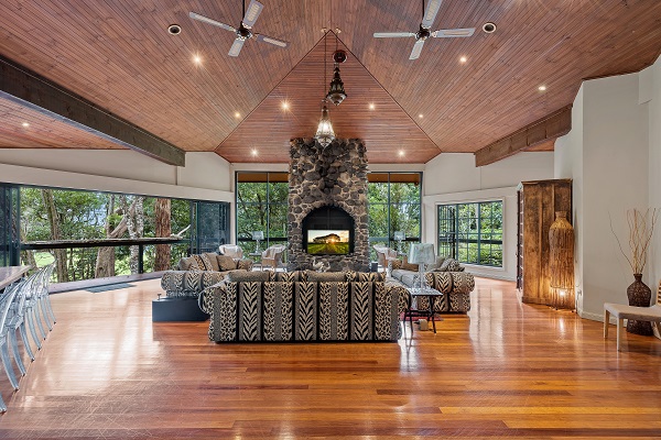 mt tamborine accommodation with garden